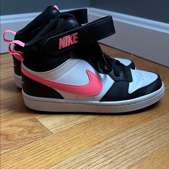 Nike Kids Sneakers - Black, White, and Pink - Picture 5 of 7
